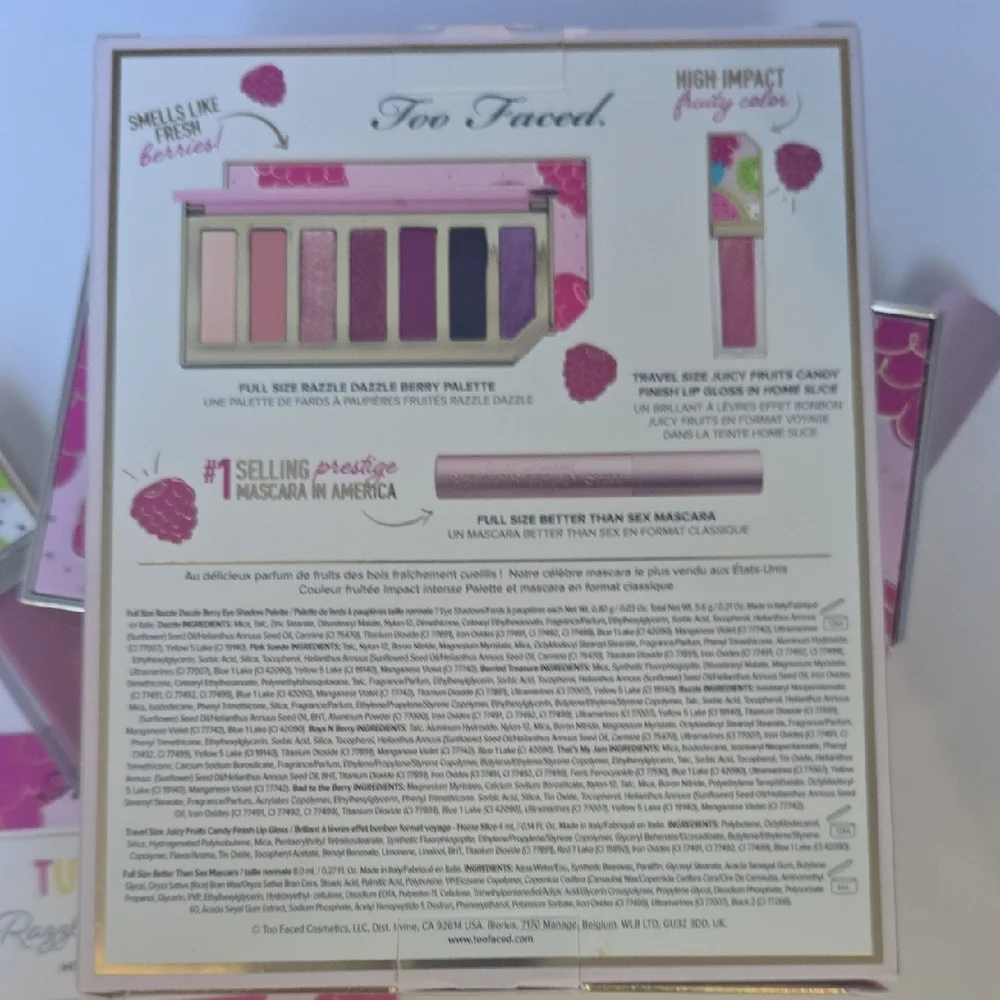 Too Faced Berry Sexy Makeup Set - Palette - Razzle Dazzle Berry - Flawed